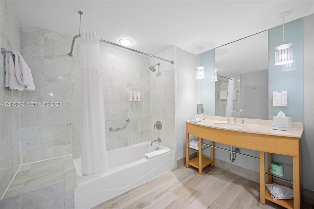 18683 Collins Ave , Unit 2503, Sunny Isles Beach, FL 33160 Photo