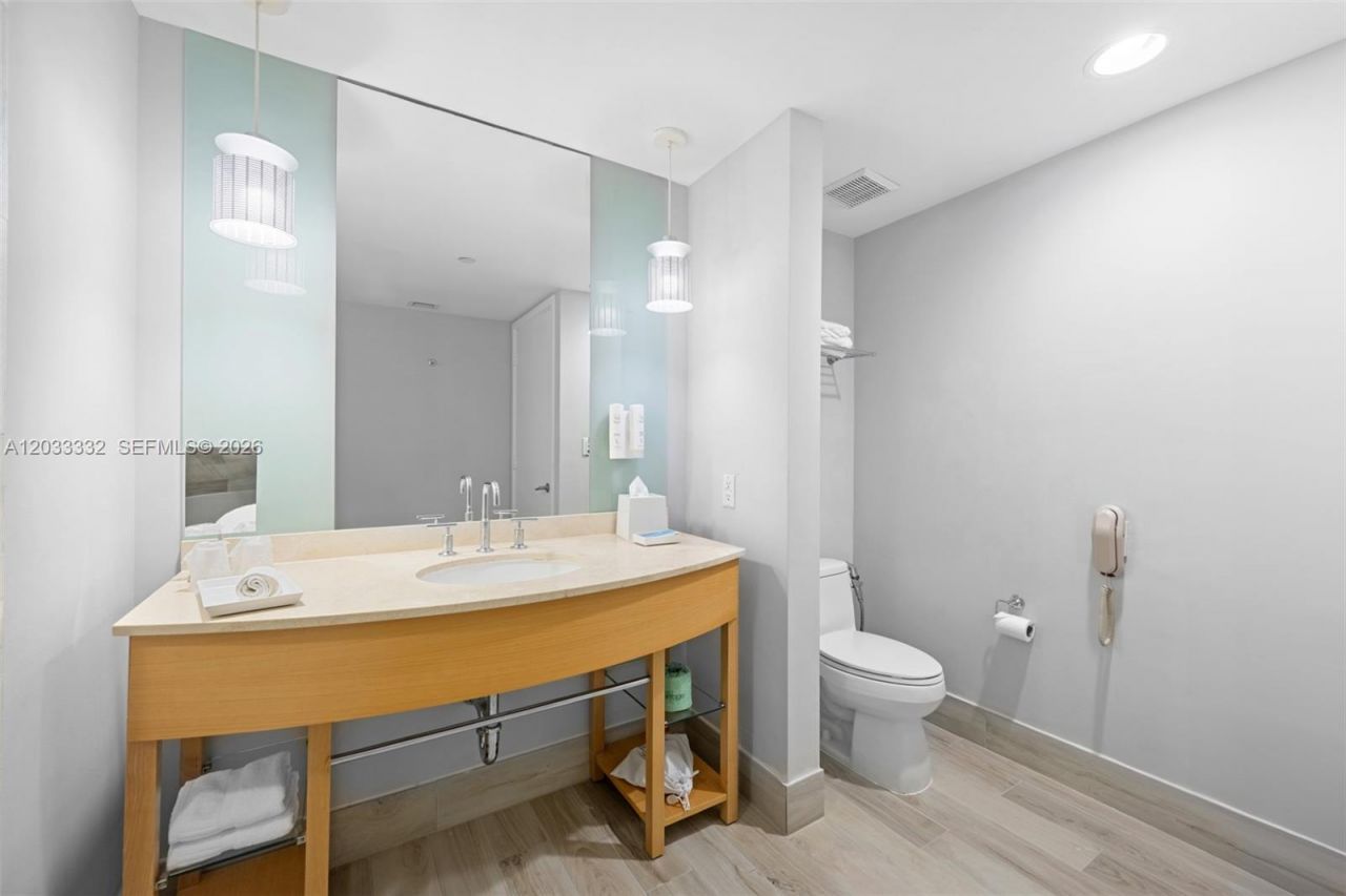 18683 Collins Ave , Unit 2503, Sunny Isles Beach, FL 33160 Photo