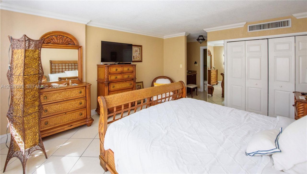 9225 Collins Ave , Unit 1206, Surfside, FL 33154 Photo