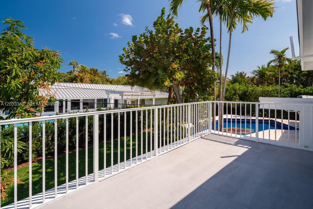 669 S Mashta Dr , Key Biscayne, FL 33149 Photo