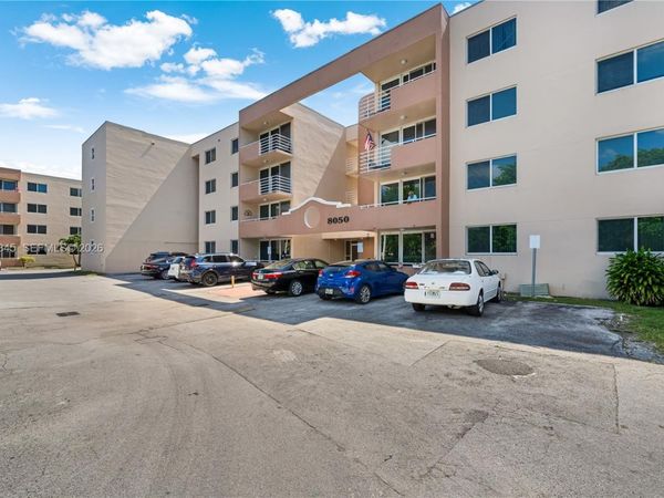 8050 NW 8th St, Unit 110, Miami, FL 33126