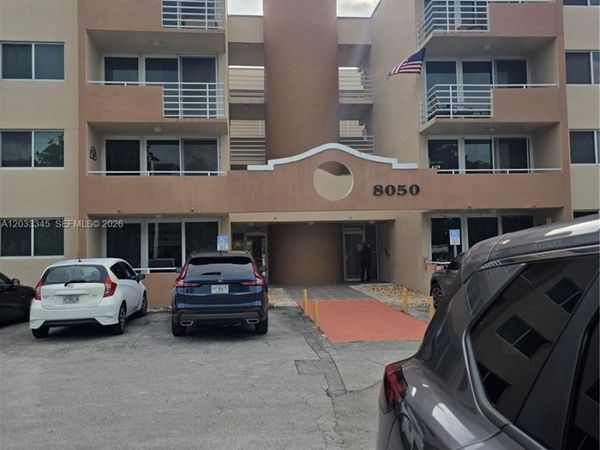 8050 NW 8th St, Unit 110, Miami, FL 33126