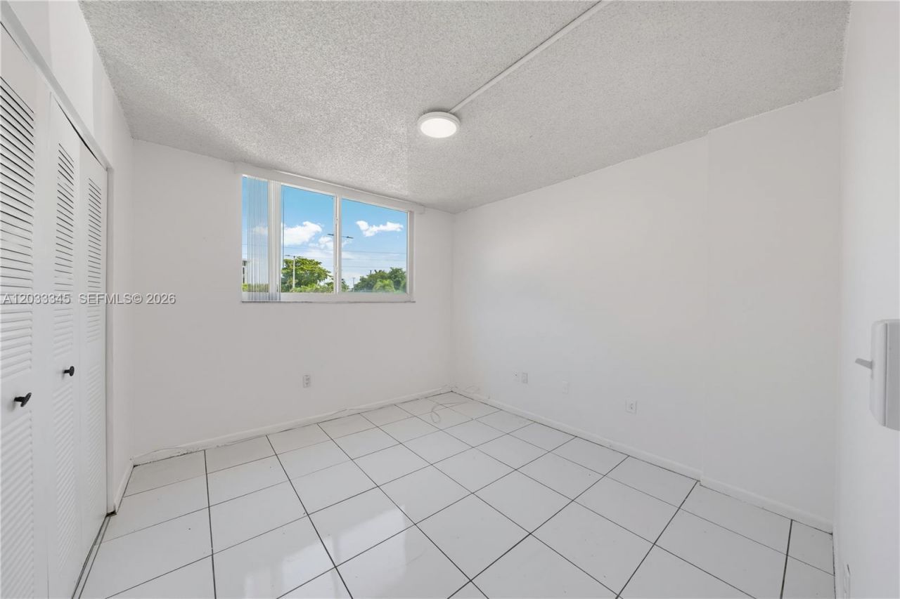 8050 NW 8th St, Unit 110, Miami, FL 33126 Photo