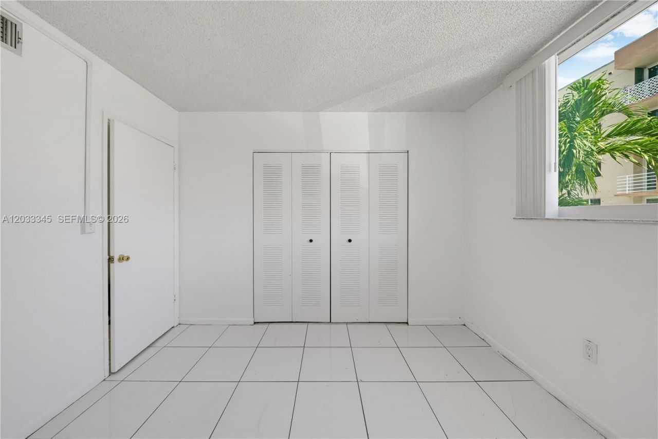 8050 NW 8th St, Unit 110, Miami, FL 33126 Photo