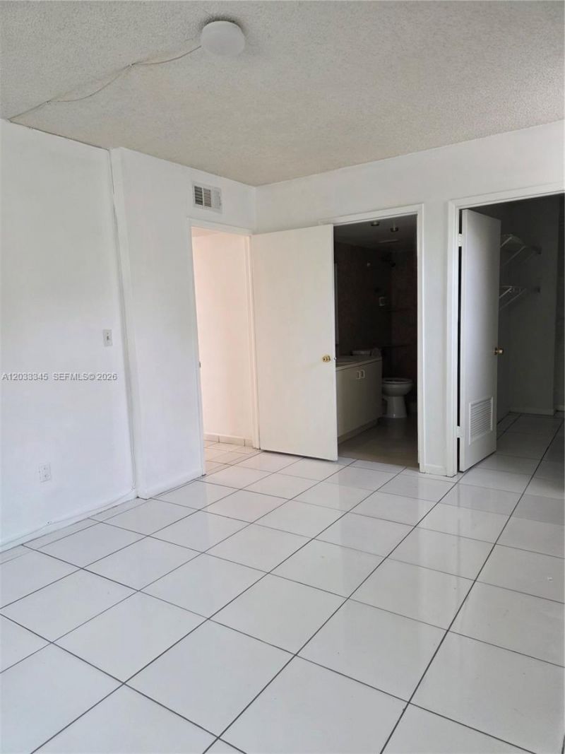 8050 NW 8th St, Unit 110, Miami, FL 33126 Photo