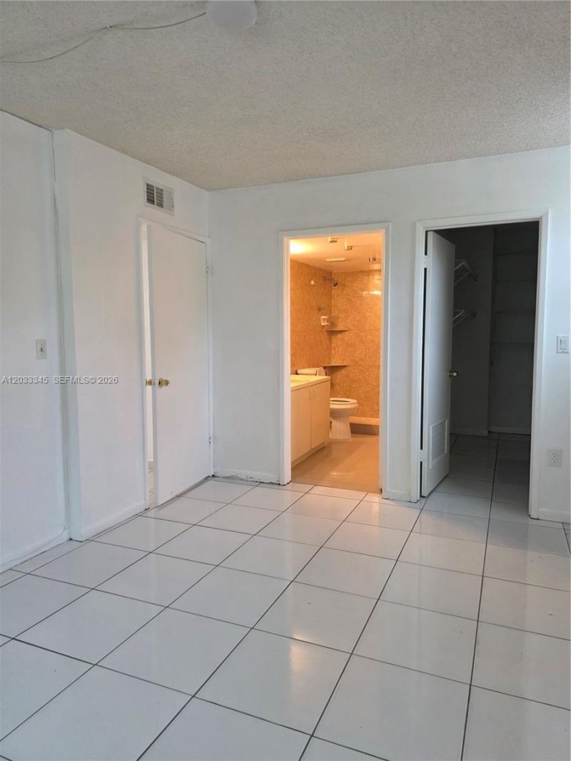 8050 NW 8th St, Unit 110, Miami, FL 33126 Photo