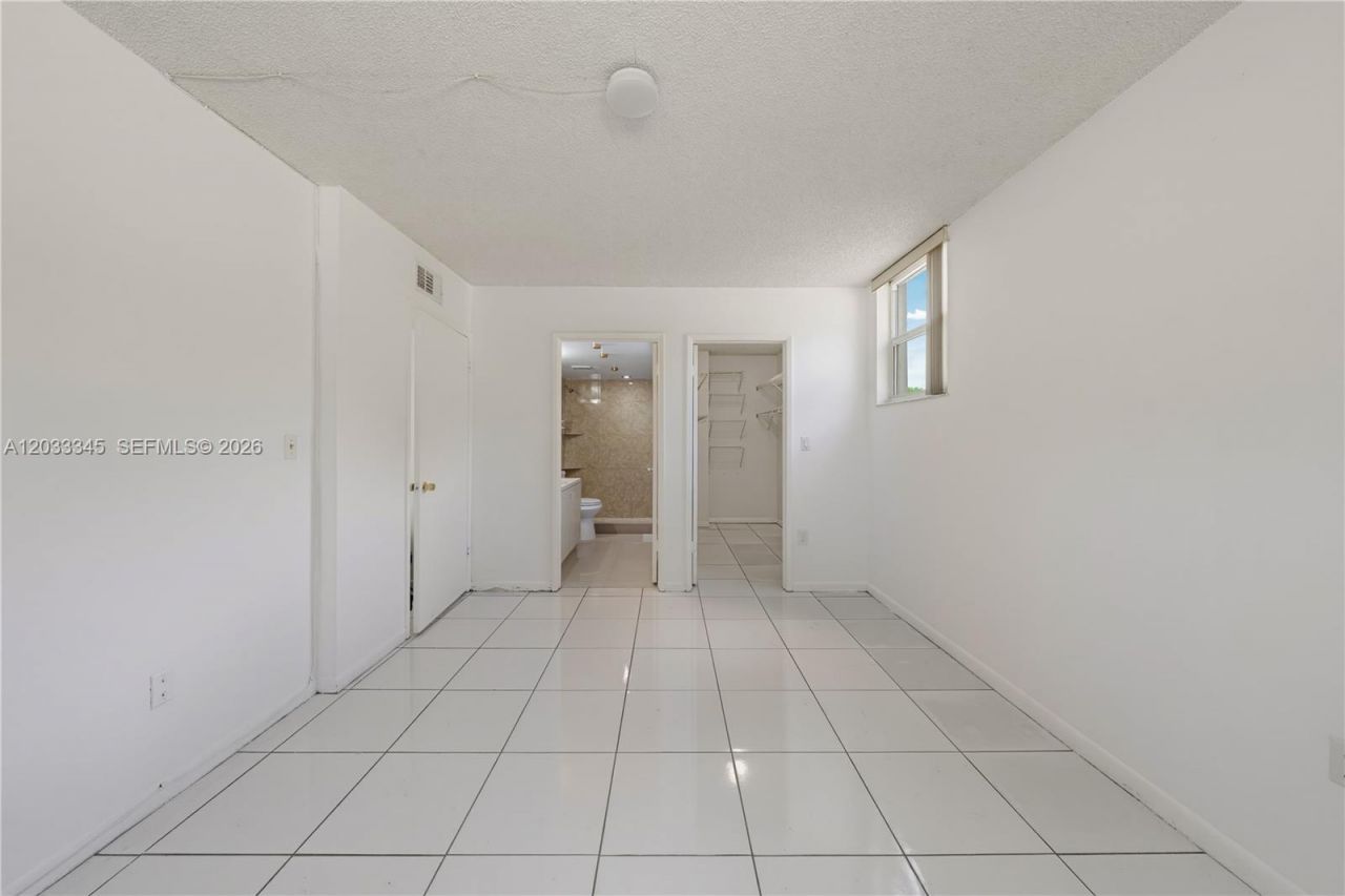 8050 NW 8th St, Unit 110, Miami, FL 33126 Photo