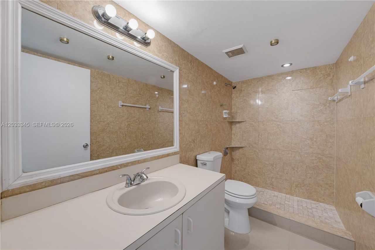 8050 NW 8th St, Unit 110, Miami, FL 33126 Photo
