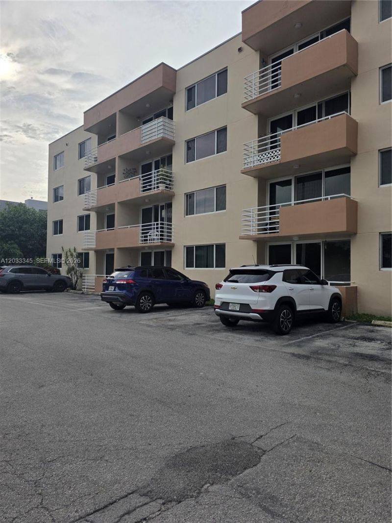 8050 NW 8th St, Unit 110, Miami, FL 33126 Photo