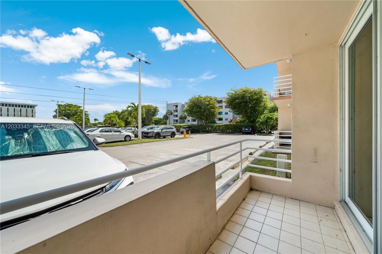 8050 NW 8th St, Unit 110, Miami, FL 33126 Photo