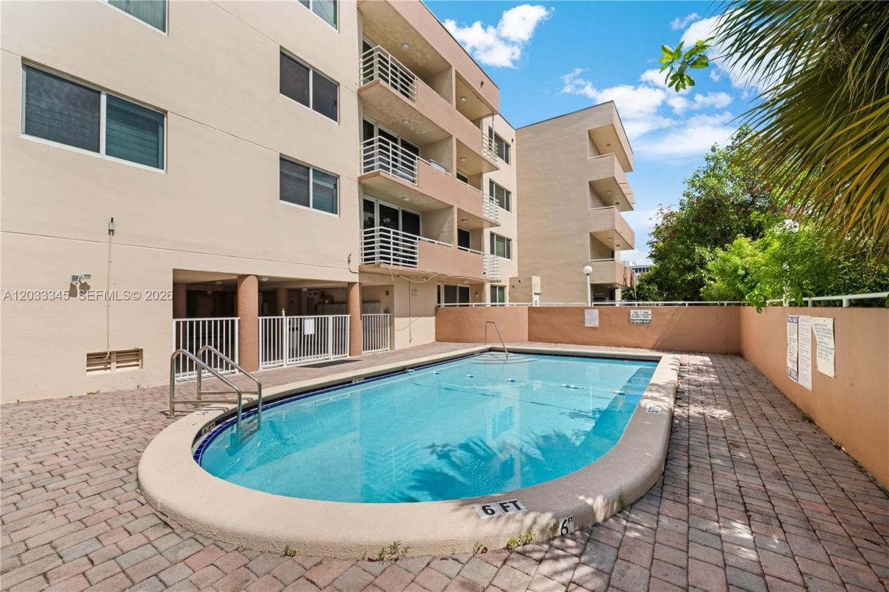 8050 NW 8th St, Unit 110, Miami, FL 33126 Photo