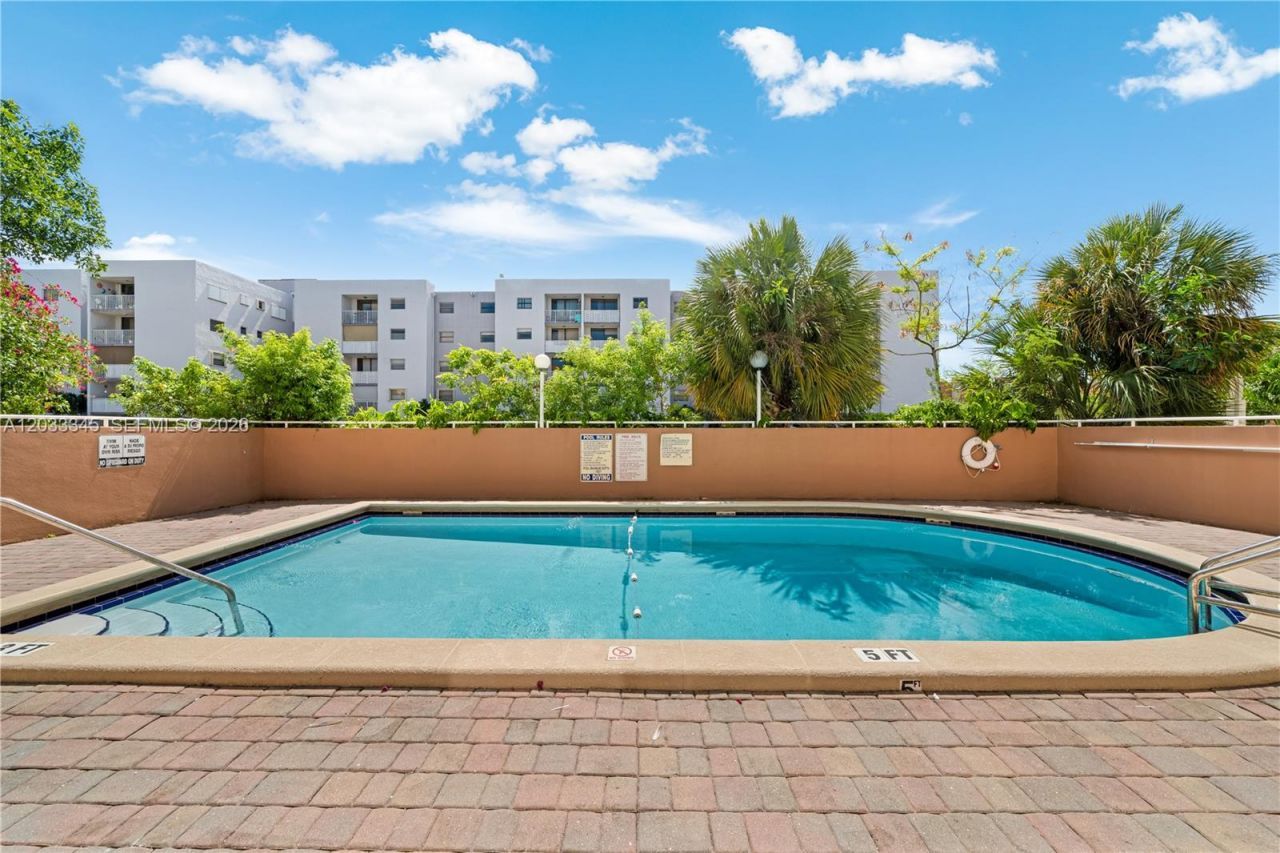 8050 NW 8th St, Unit 110, Miami, FL 33126 Photo
