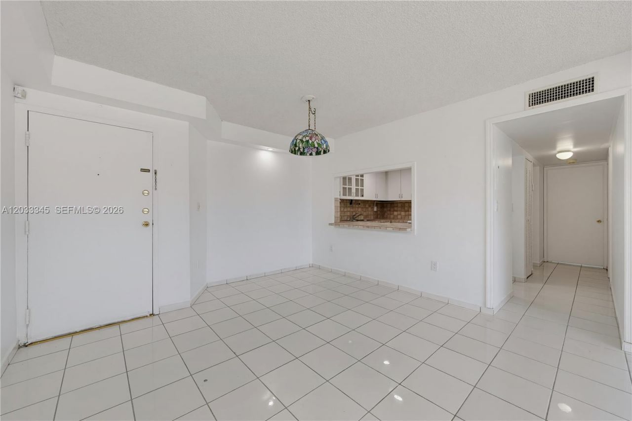 8050 NW 8th St, Unit 110, Miami, FL 33126 Photo