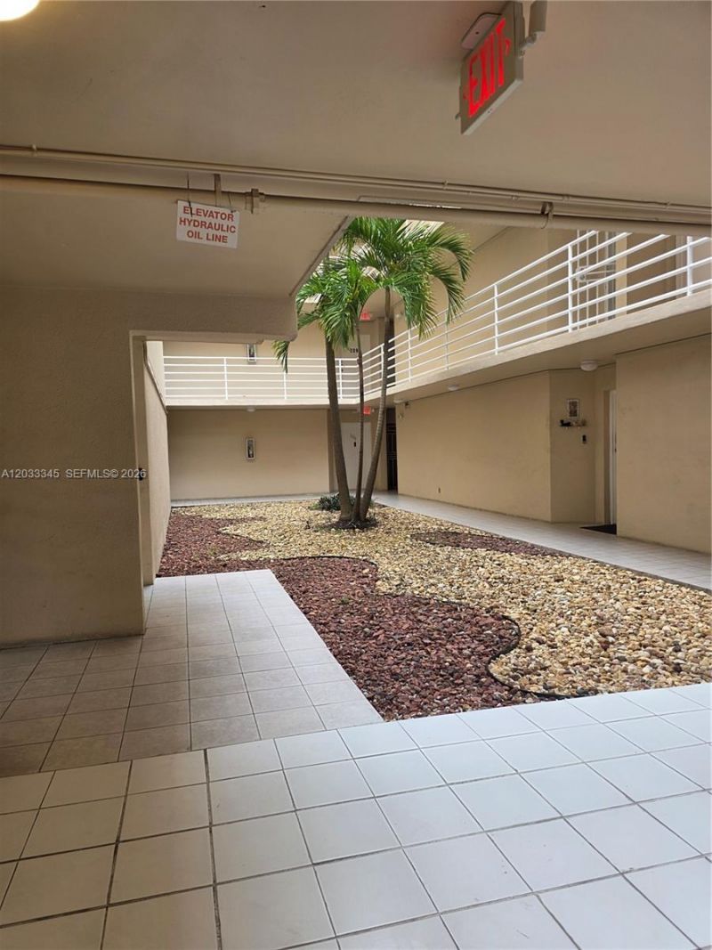 8050 NW 8th St, Unit 110, Miami, FL 33126 Photo