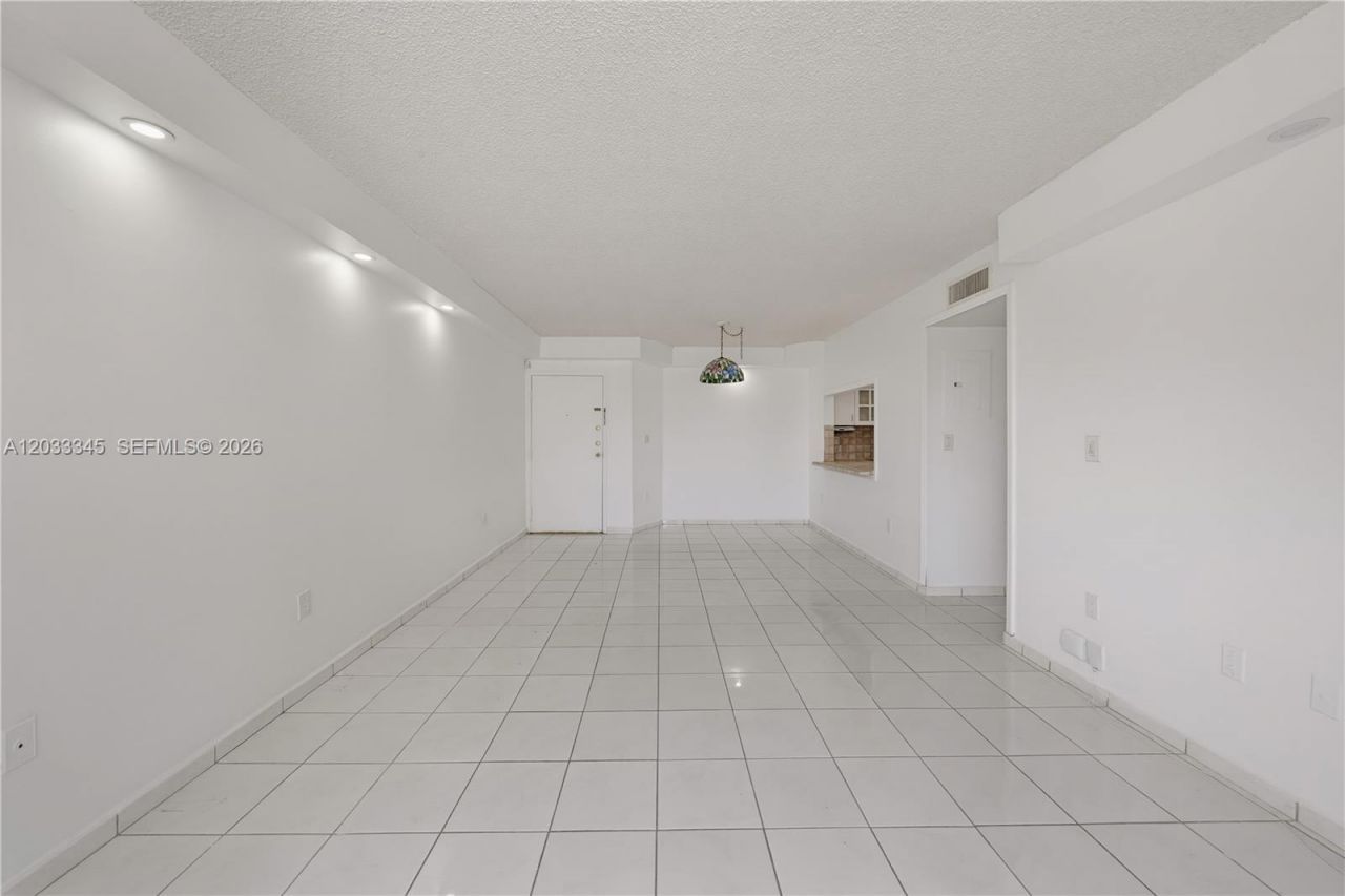 8050 NW 8th St, Unit 110, Miami, FL 33126 Photo