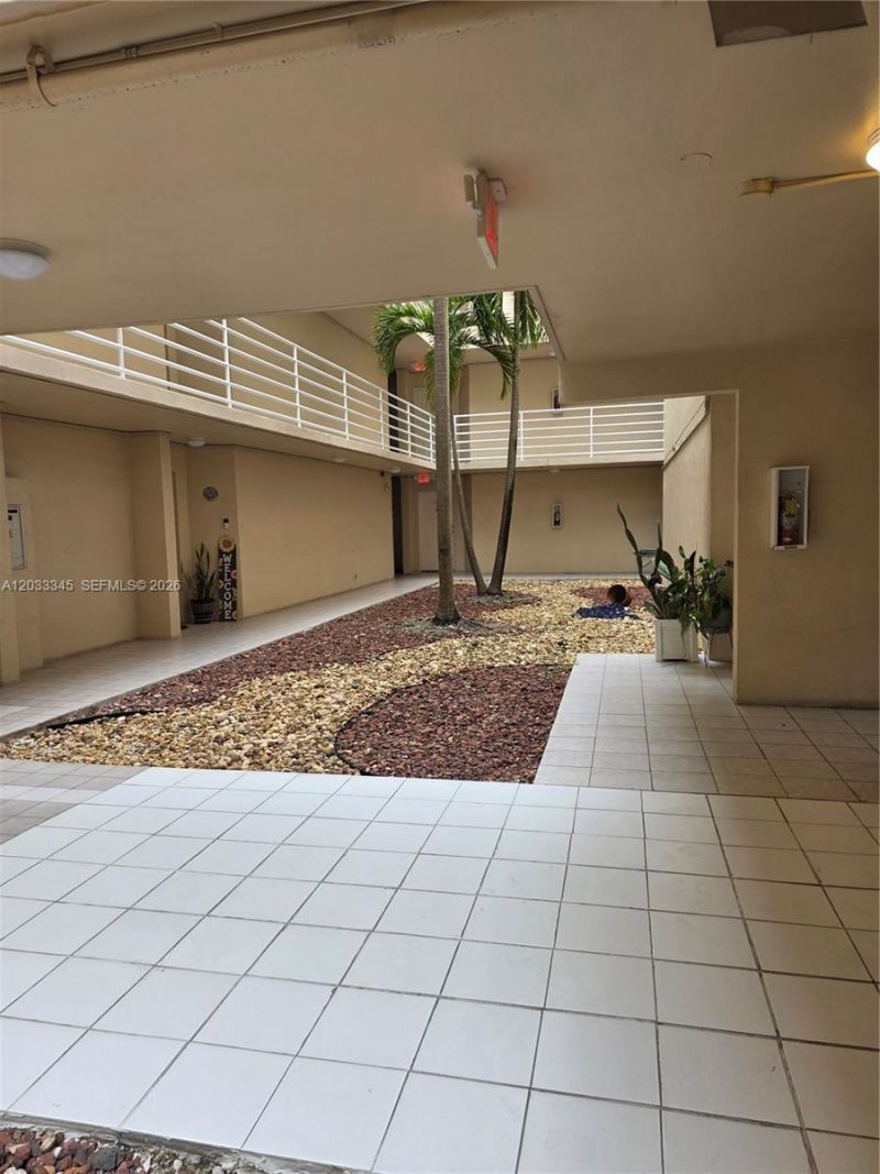 8050 NW 8th St, Unit 110, Miami, FL 33126 Photo