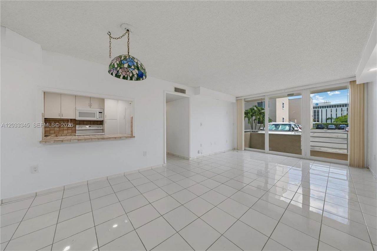 8050 NW 8th St, Unit 110, Miami, FL 33126 Photo