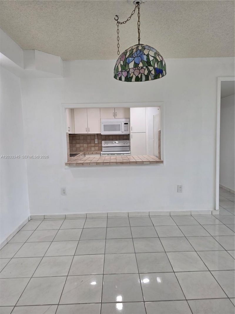 8050 NW 8th St, Unit 110, Miami, FL 33126 Photo