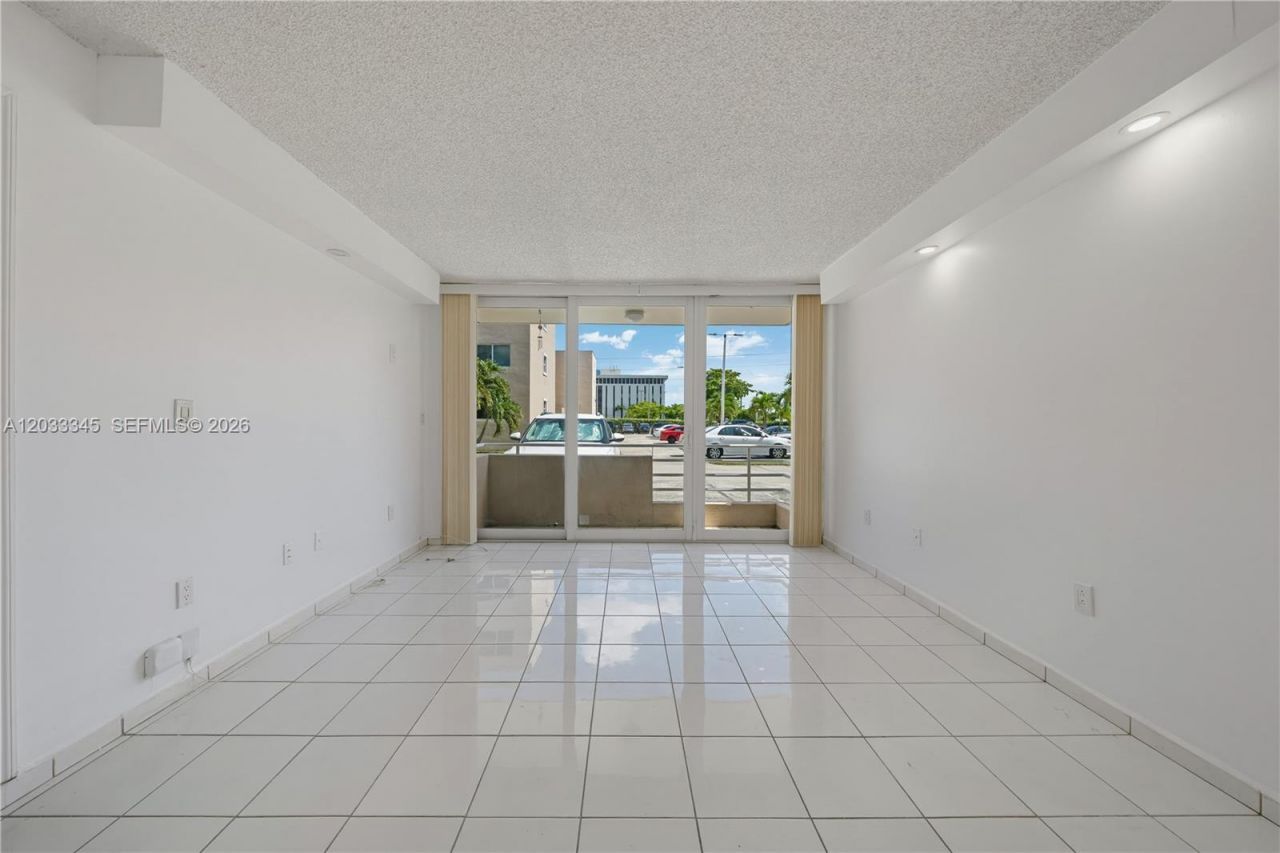 8050 NW 8th St, Unit 110, Miami, FL 33126 Photo