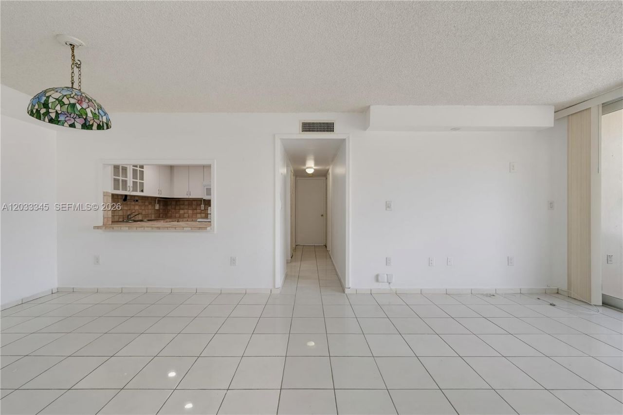 8050 NW 8th St, Unit 110, Miami, FL 33126 Photo