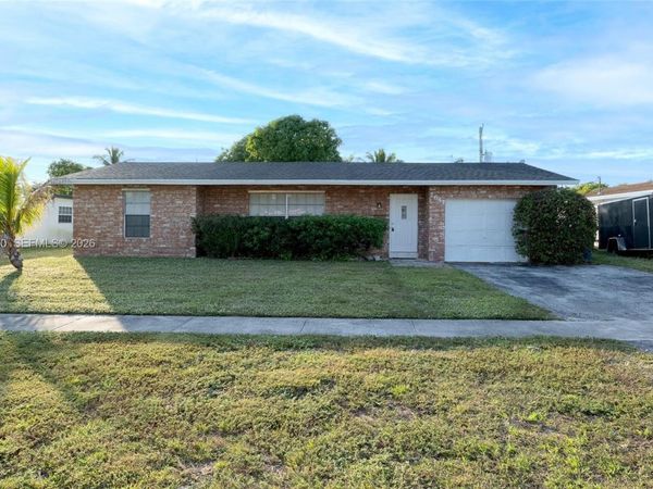 2641 NW 44th Ave , Lauderhill, FL 33313