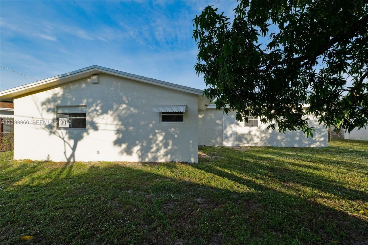 2641 NW 44th Ave , Lauderhill, FL 33313 Photo
