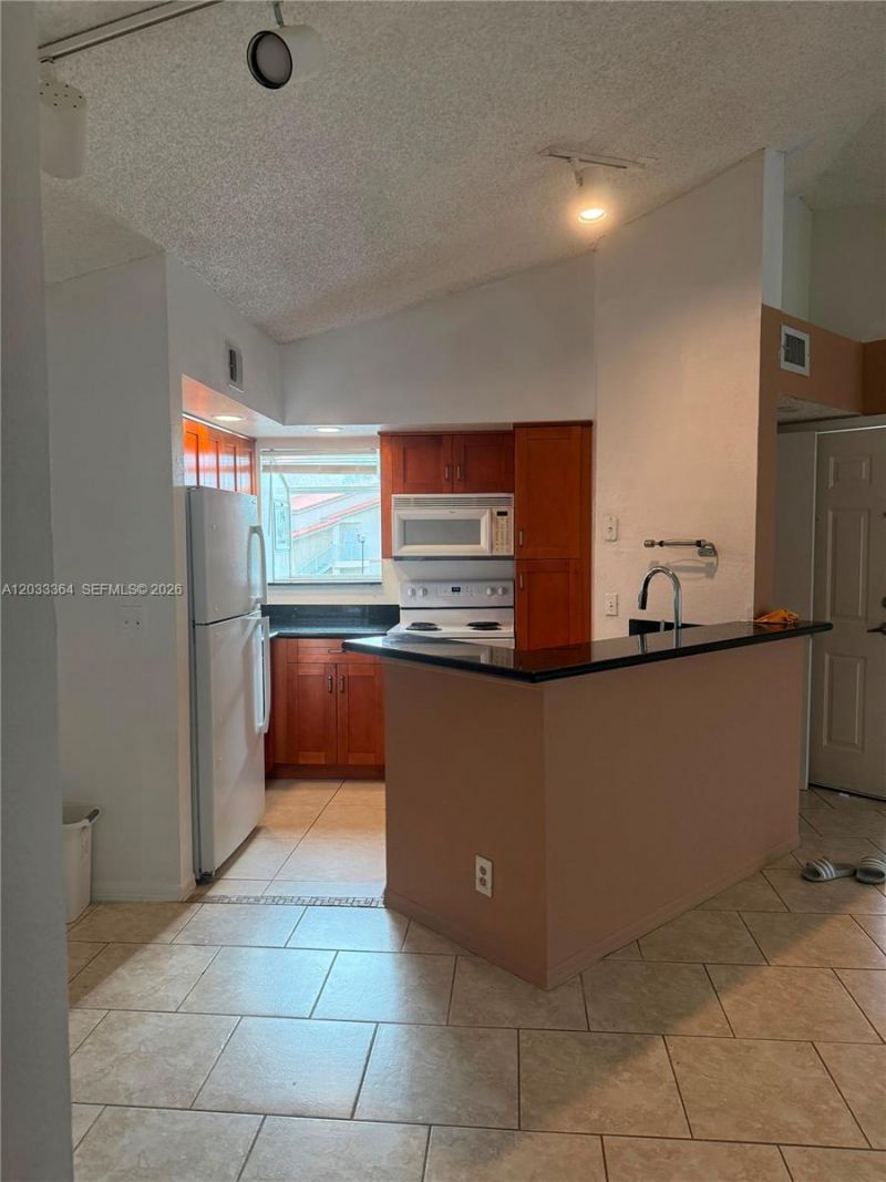 3350 N Pinewalk Dr N, Unit 1427, Margate, FL 33063 Photo