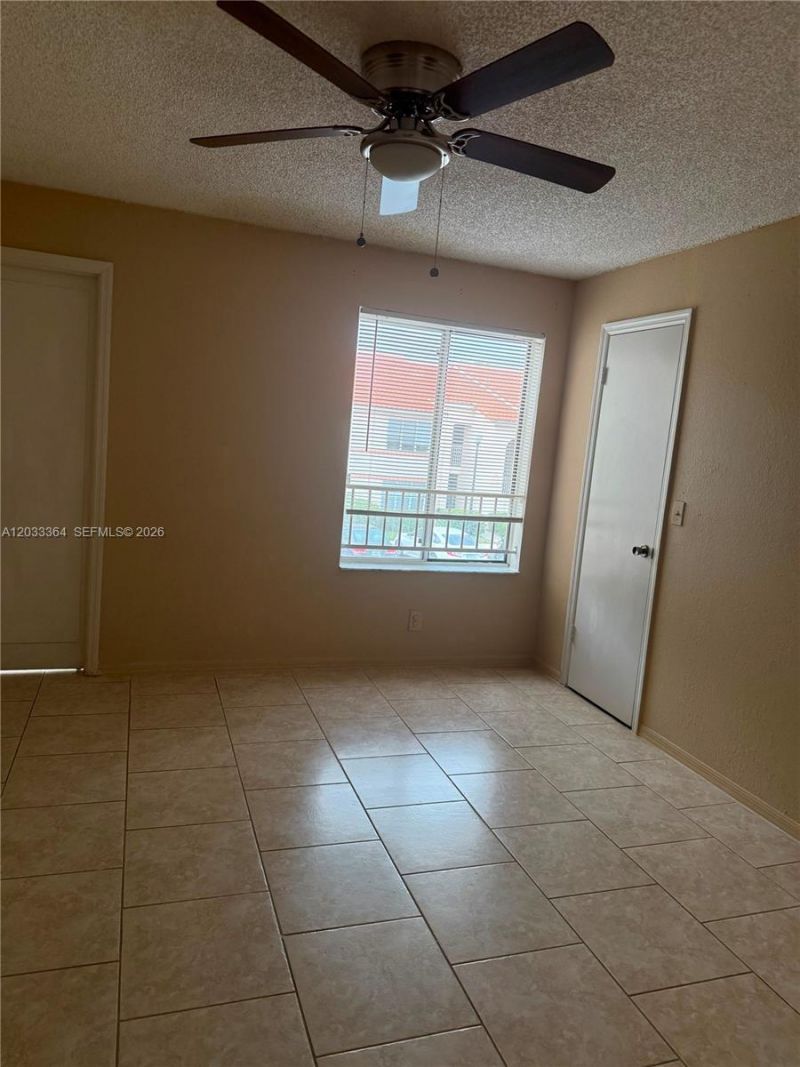 3350 N Pinewalk Dr N, Unit 1427, Margate, FL 33063 Photo