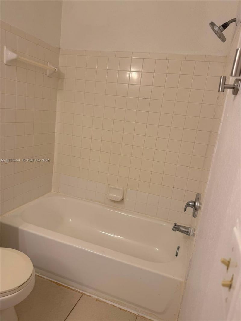 3350 N Pinewalk Dr N, Unit 1427, Margate, FL 33063 Photo