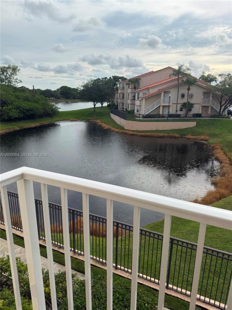 3350 N Pinewalk Dr N, Unit 1427, Margate, FL 33063 Photo