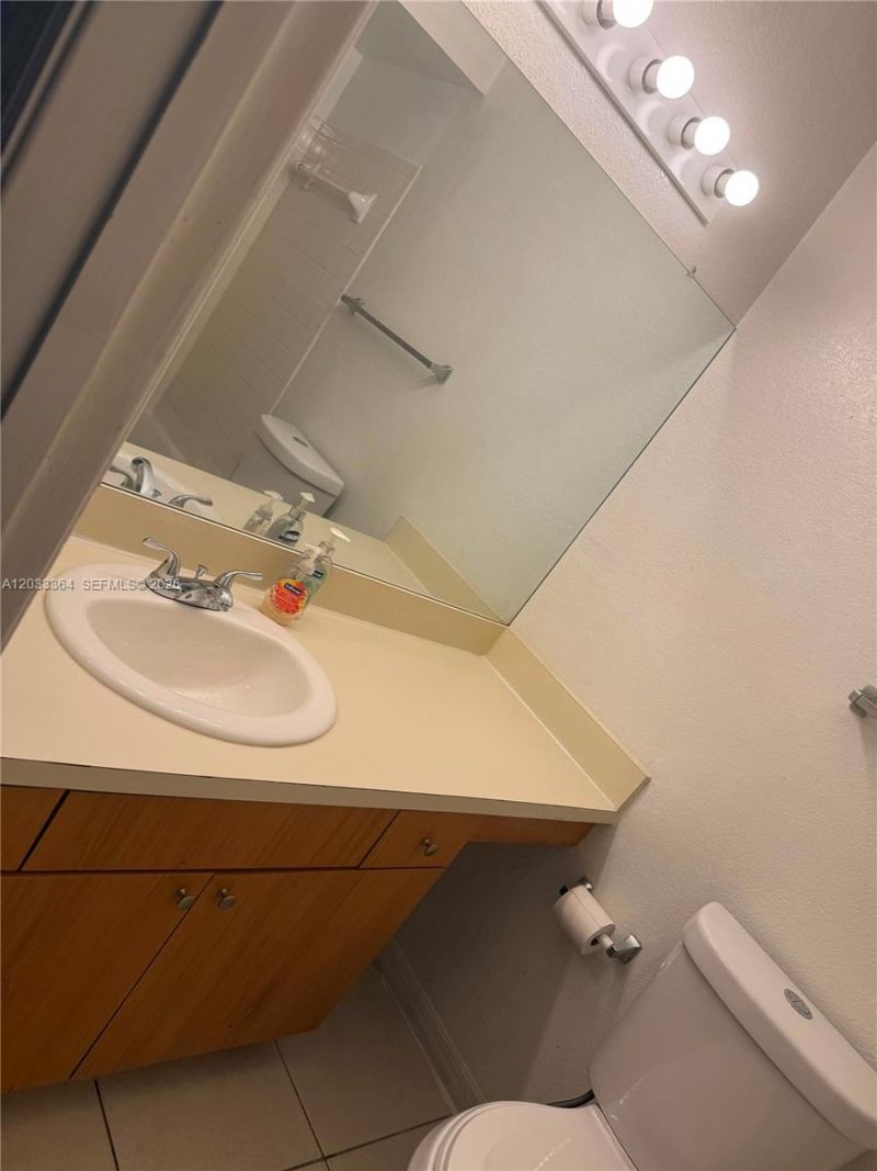 3350 N Pinewalk Dr N, Unit 1427, Margate, FL 33063 Photo