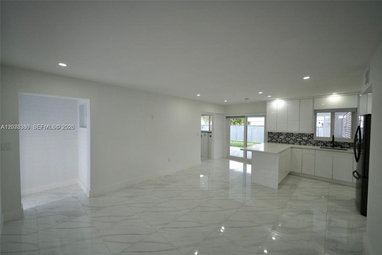 10381 SW 32nd St , Unit 10381, Miami, FL 33165 Photo