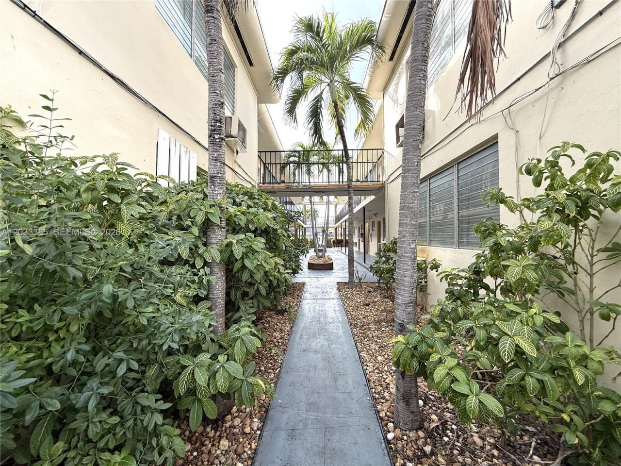 6885 Byron Ave , Unit 103, Miami Beach, FL 33141 Photo