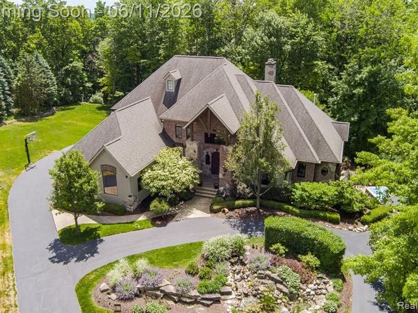 6265 Crest Forest Court E, Independence Twp, MI 48348
