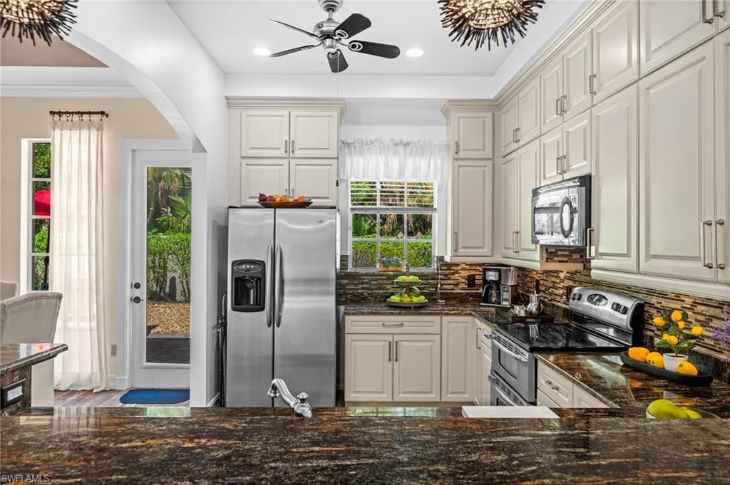 4830 Europa Dr, Naples, FL 34105 Photo