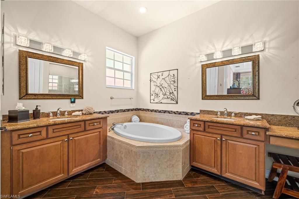 4830 Europa Dr, Naples, FL 34105 Photo