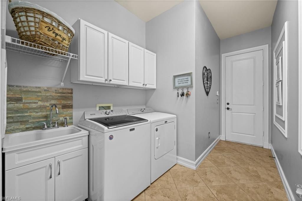 4830 Europa Dr, Naples, FL 34105 Photo