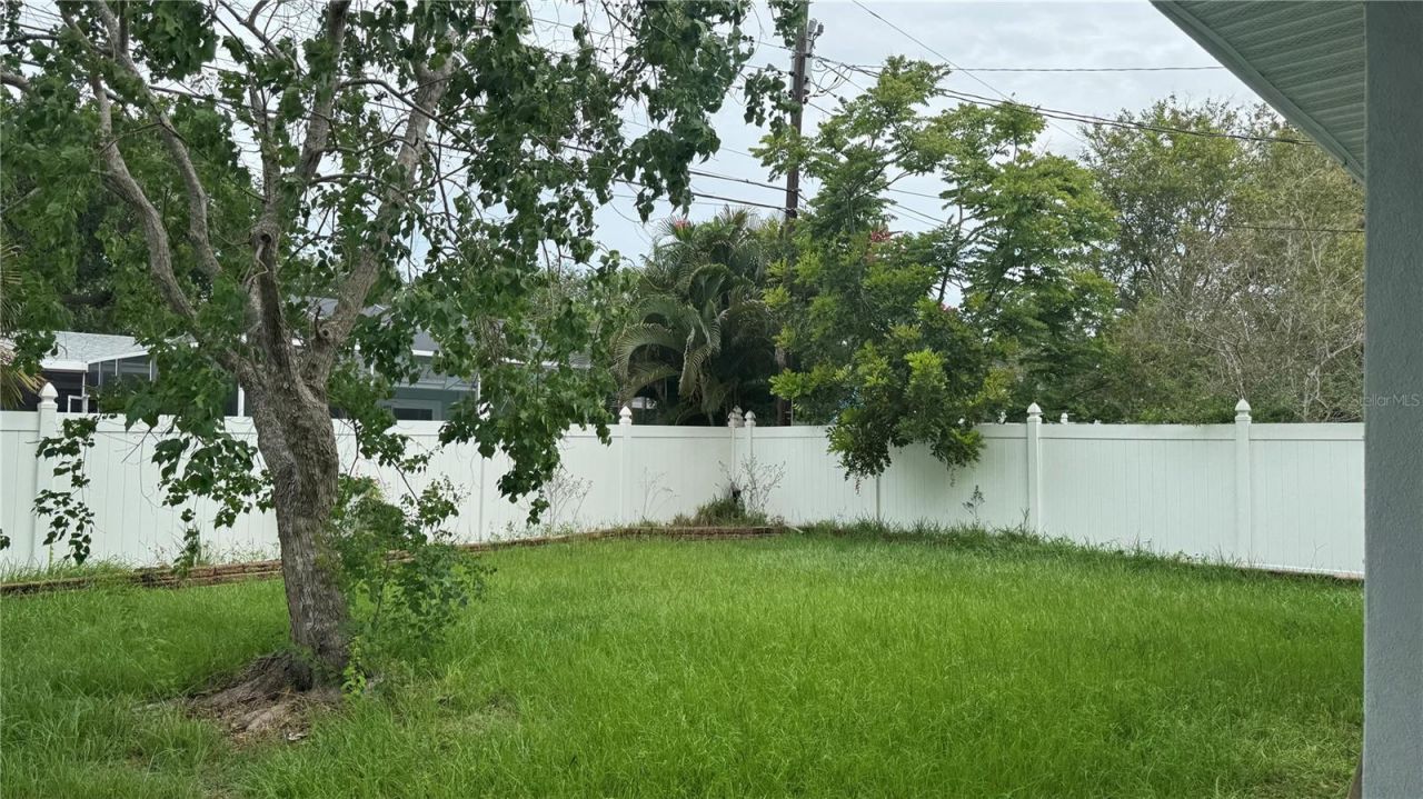 9652 Commodore Drive , Seminole, FL 33776 Photo