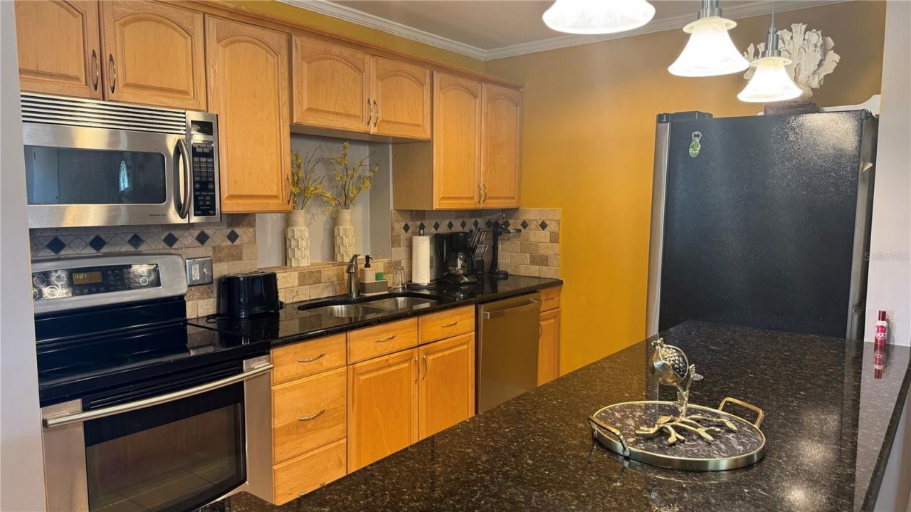 9652 Commodore Drive , Seminole, FL 33776 Photo