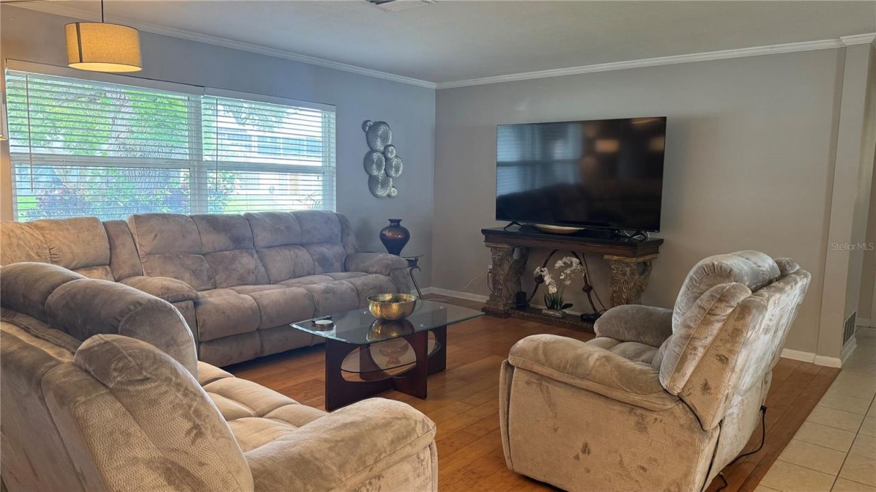 9652 Commodore Drive , Seminole, FL 33776 Photo