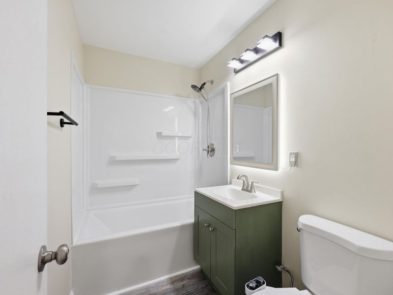 396 Pasadena Avenue, Columbus, OH 43228 Photo 5