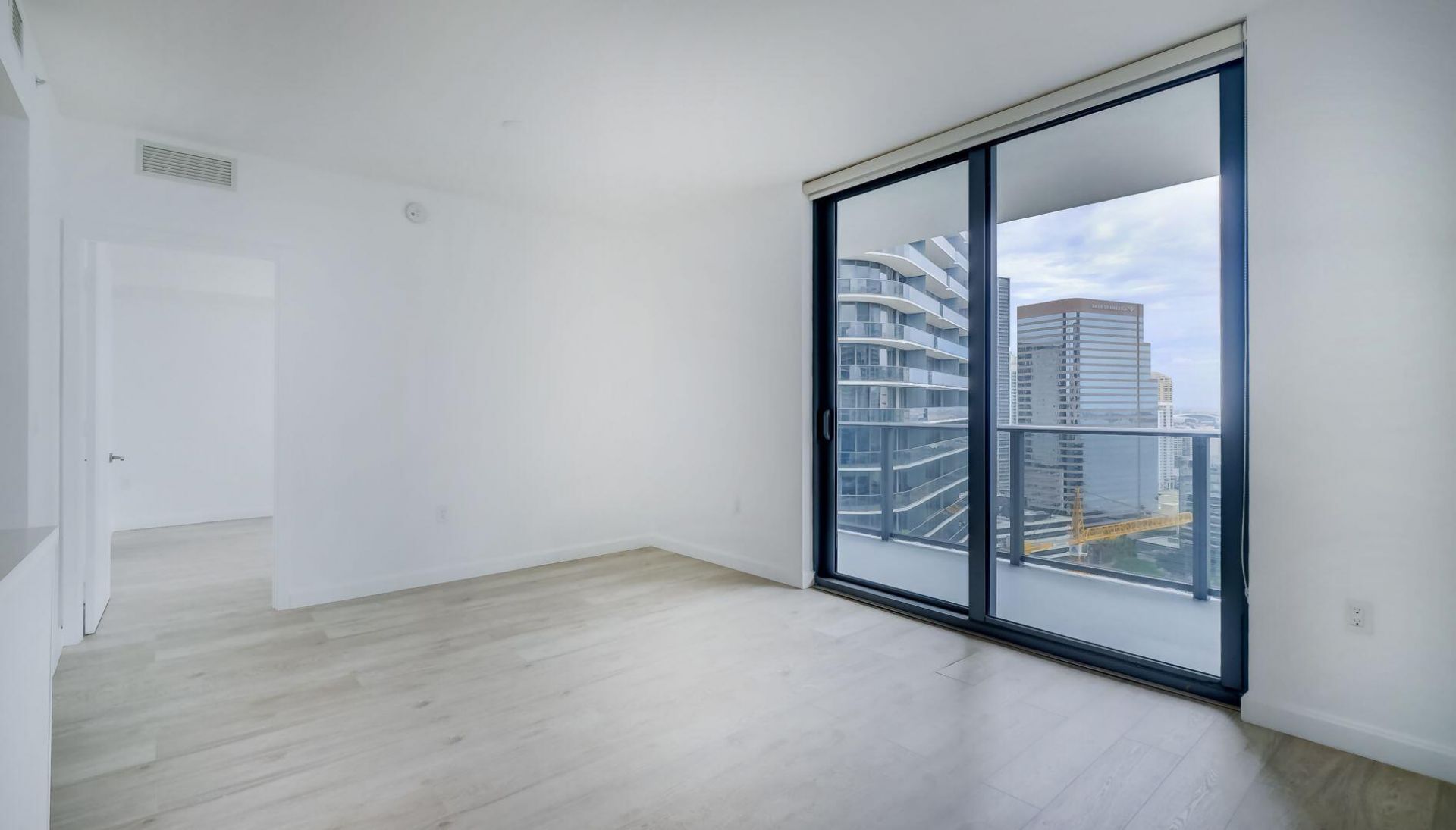 45 SW 9th Street, Unit 2502, Miami, FL 33130 Photo