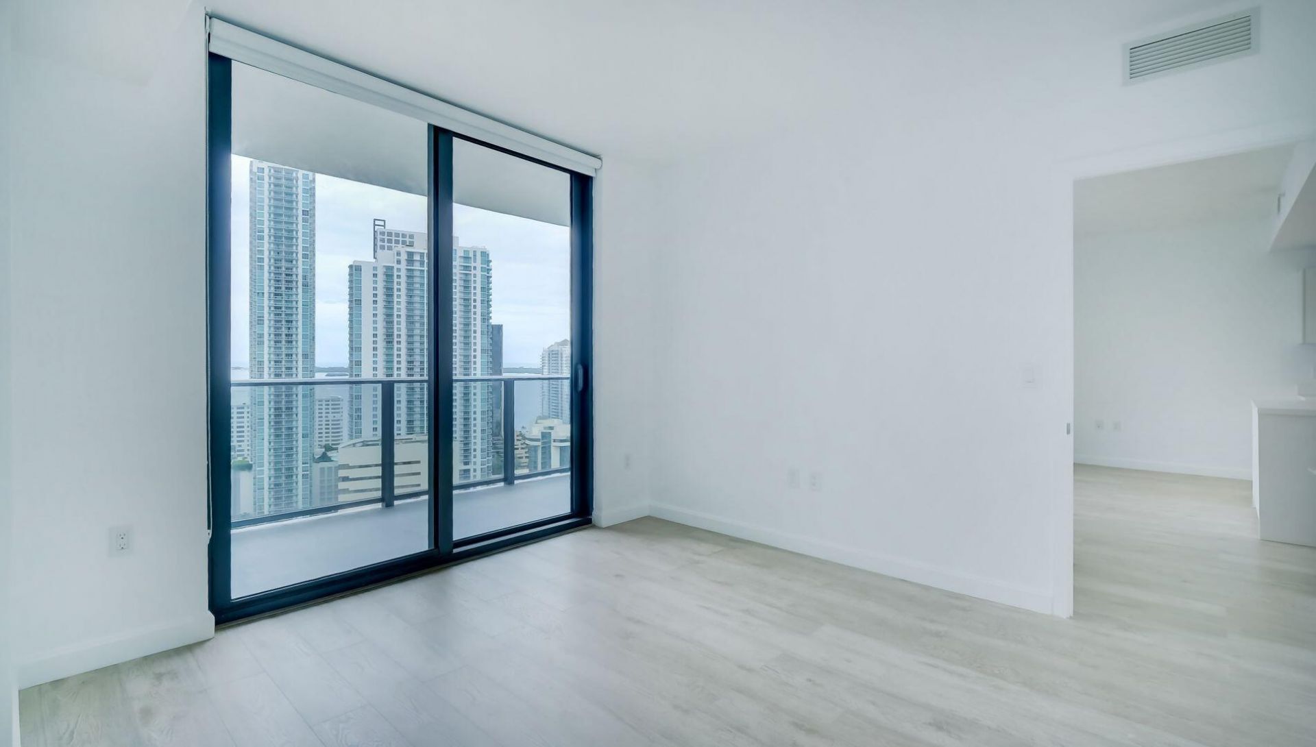 45 SW 9th Street, Unit 2502, Miami, FL 33130 Photo