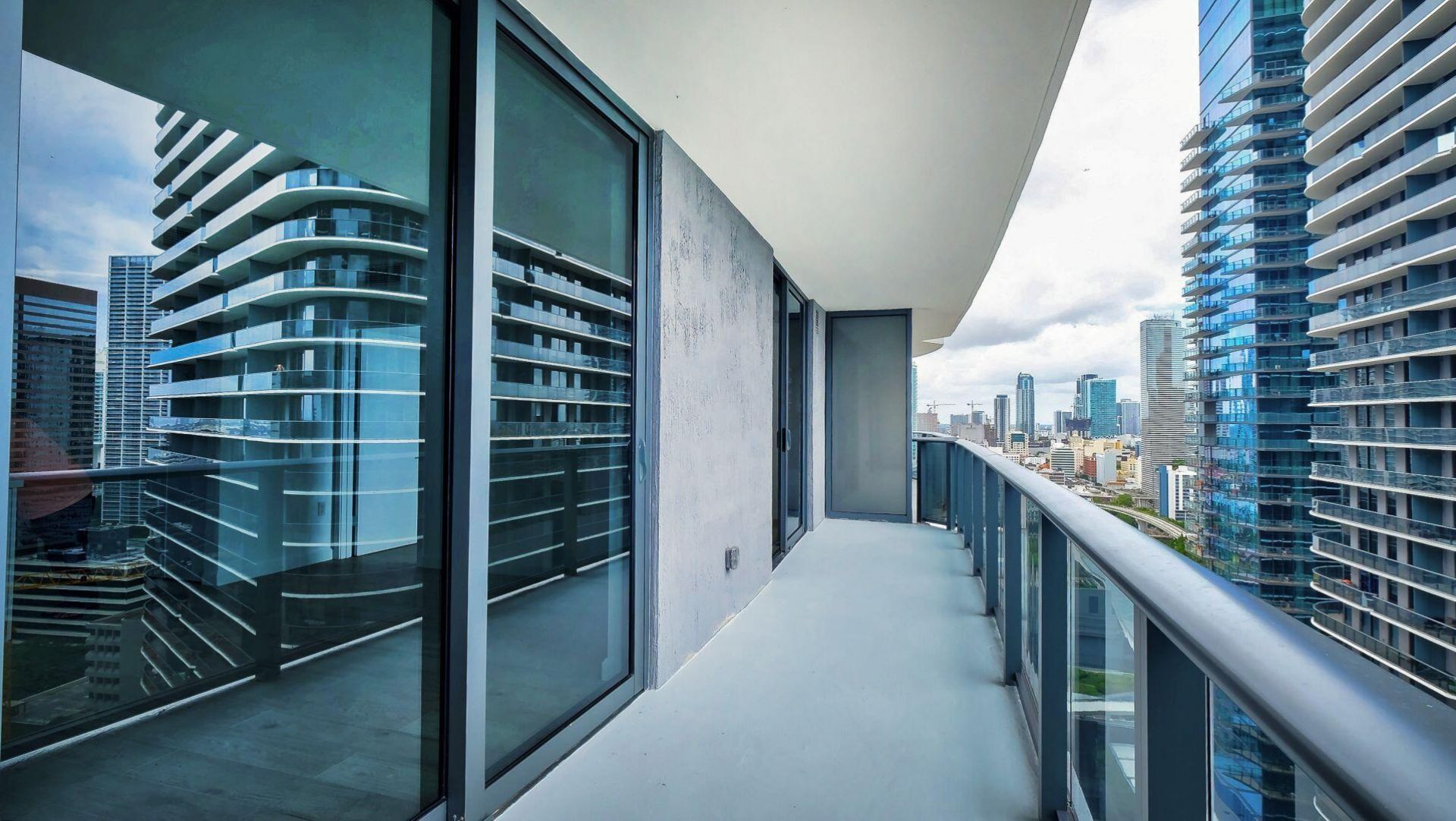 45 SW 9th Street, Unit 2502, Miami, FL 33130 Photo