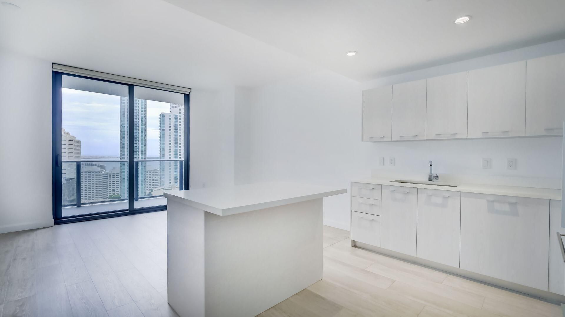 45 SW 9th Street, Unit 2502, Miami, FL 33130 Photo