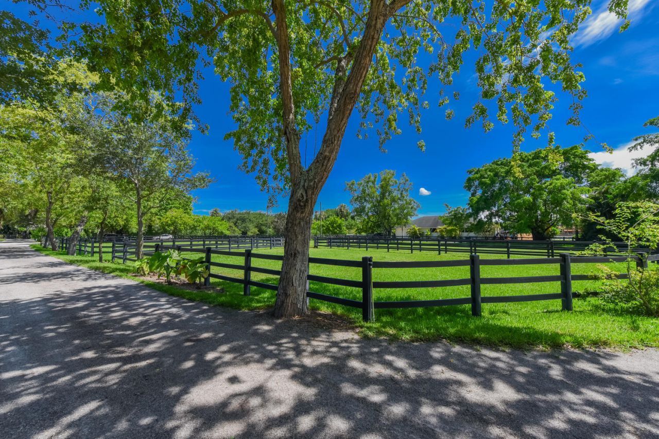 2040 Appaloosa Trail, Wellington, FL 33414 Photo