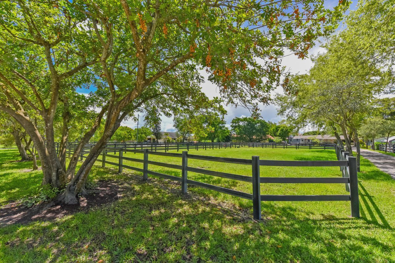 2040 Appaloosa Trail, Wellington, FL 33414 Photo