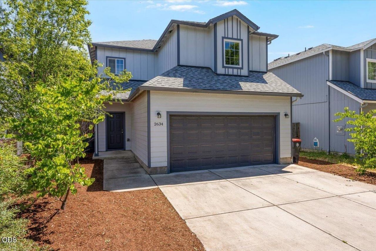 2634 Wyatt Drive, Medford, OR 97501 Main Photo