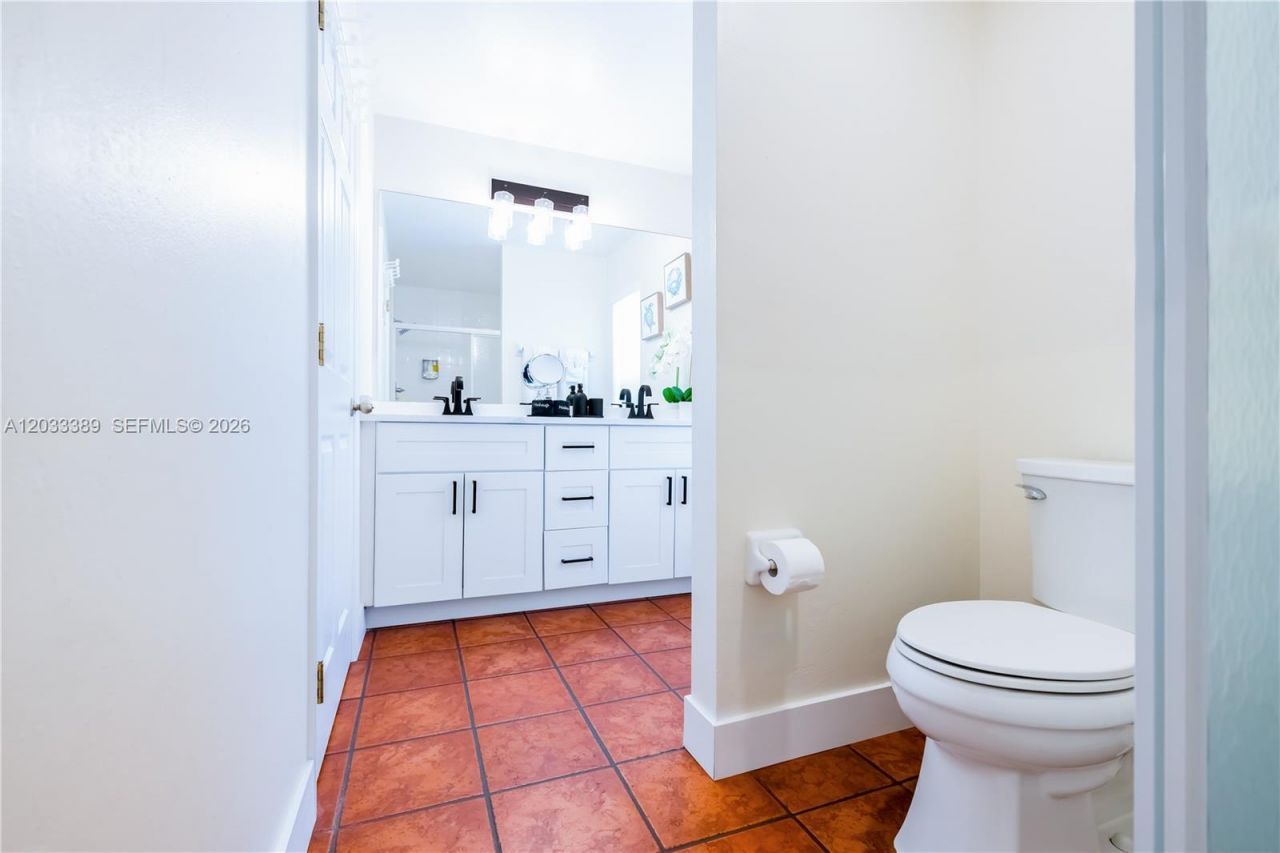 2724 SW 1st Ter, Cape Cor Na, Cape Coral, FL 33991 Photo