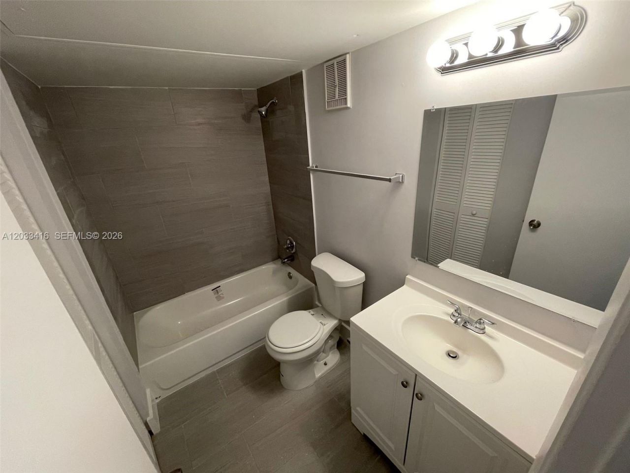 17485 NW 67th Ct , Unit D-21, Hialeah, FL 33015 Photo